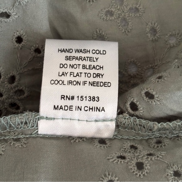 Current Air Green Eyelet Short Sleeve Blouse Medium - Picture 8 of 8